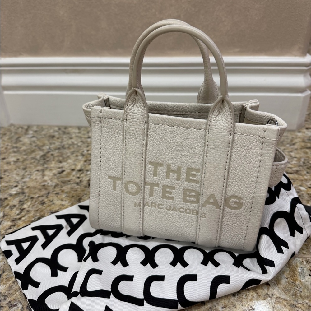 Marc Jacobs Women's Mini White Tote Bag. Brand new! - Picture 7 of 7